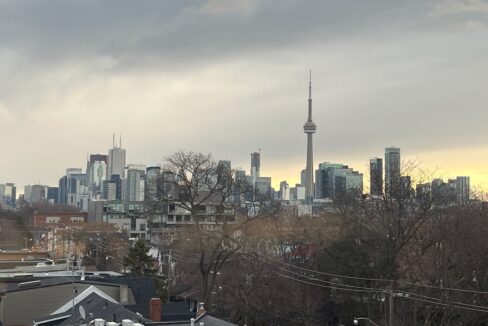 Skyline Day - 417-183 Dovercourt